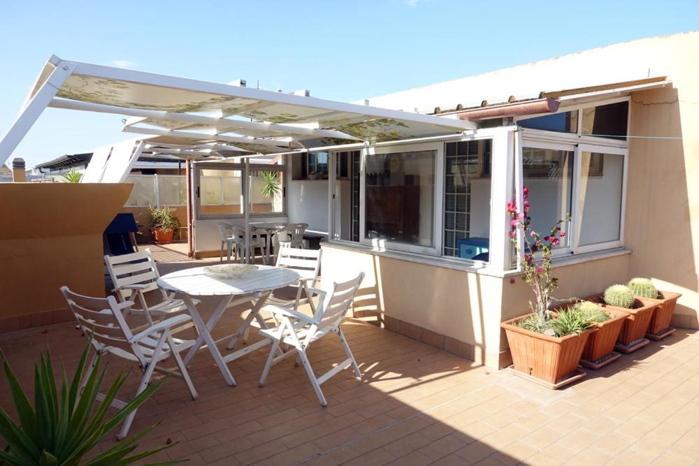 Terrazza Con Vista Apartment Nettuno Luaran gambar